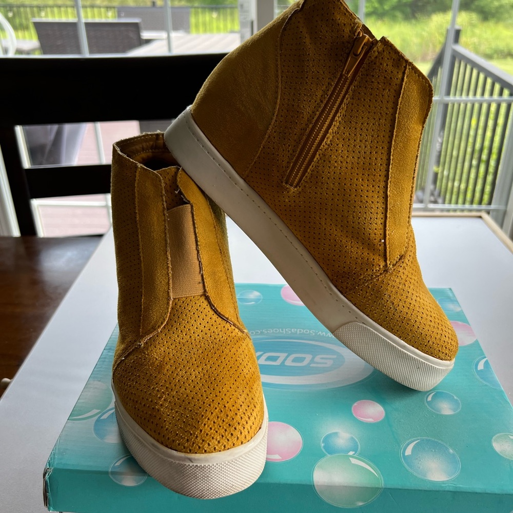 Soda Mustard Yellow High-Top Sneakers